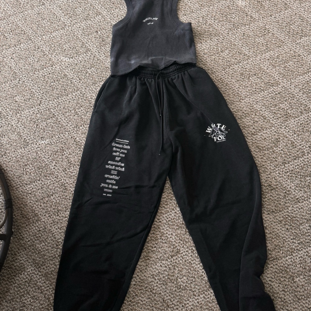 White Fox lounge set - black